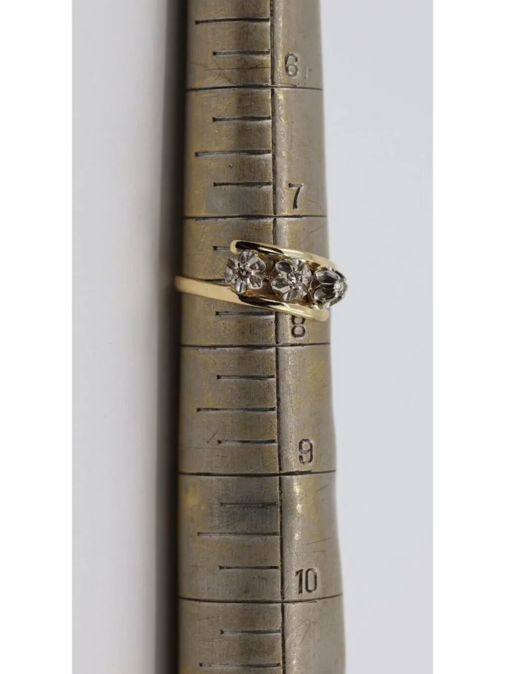 Unique 18K Two Tone Multi Color Gold Designer 3 Stone Diamond Ring - Size 7.50